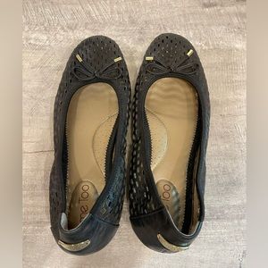 Me Too cushioned ballet flats